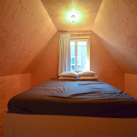 Co In A Quiet Location With Garden Holiday home *