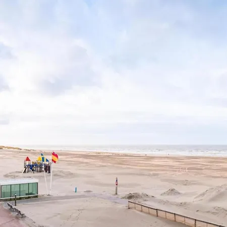 Near Belgian Coast With Garden * Oostduinkerke